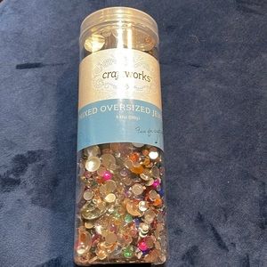 Mixed oversized jewels